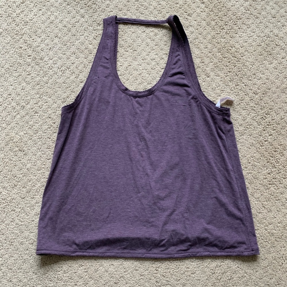 Lululemon tied to it tank, black cherry, 8